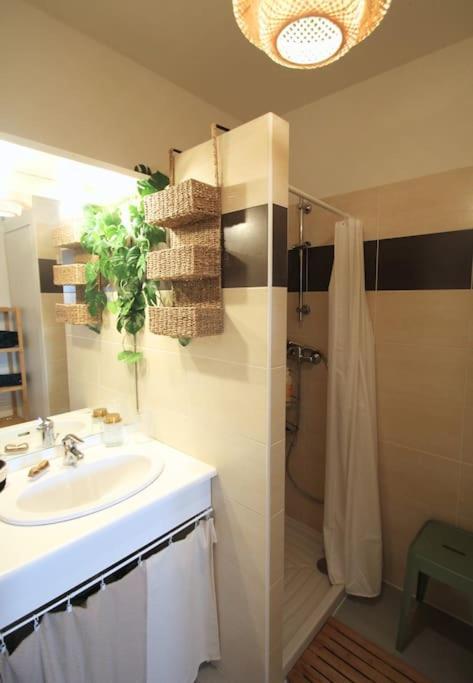 Cosy Appartement Entre Vignes Et Garrigue Avec Piscine Péret Екстериор снимка