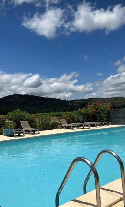 Cosy Appartement Entre Vignes Et Garrigue Avec Piscine Péret Екстериор снимка