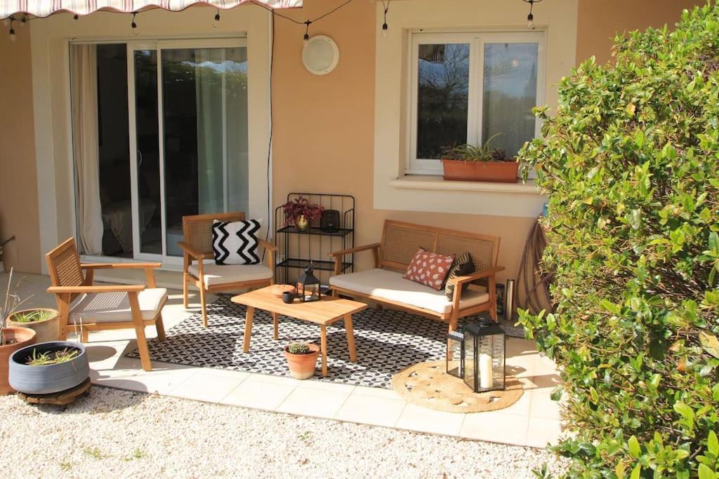 Cosy Appartement Entre Vignes Et Garrigue Avec Piscine Péret Екстериор снимка
